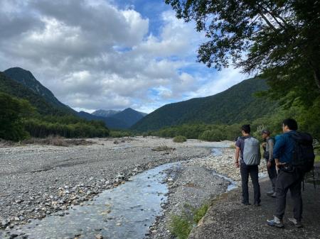 自然と地域と人の在り方を学ぶ登山「Kita Alps Recurr