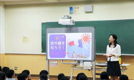 和光市立第三小学校の６５周年の記念事業に参加　「紫