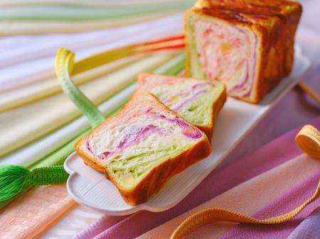 紫式部ゆかりの地、京都より、十二単をイメージutf-8