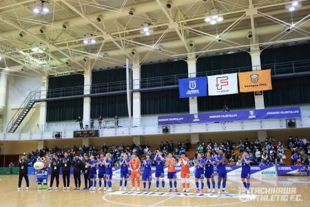 立川市泉市民体育館でフットサル公式戦開催！大迫力の