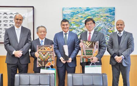 日本工業大学を駐日サウジアラビア王国大使が表utf-8