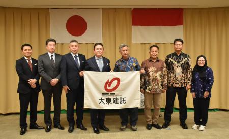 インドネシアのシンガプルバンサ・カラワン大学と施工