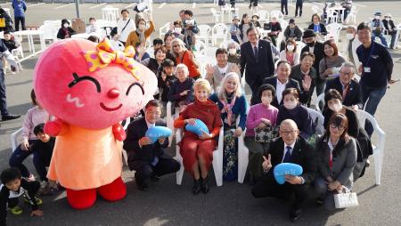 スペシャルサポーター瀬川 瑛子氏が佐賀県小城市を訪