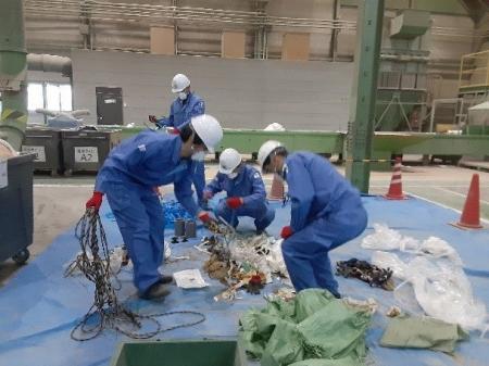 非住宅建設現場の竣工までに排出される全てのプラスチ
