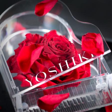 YOSHIKIの“世界一豪華なディナーショー”のテーブルフ