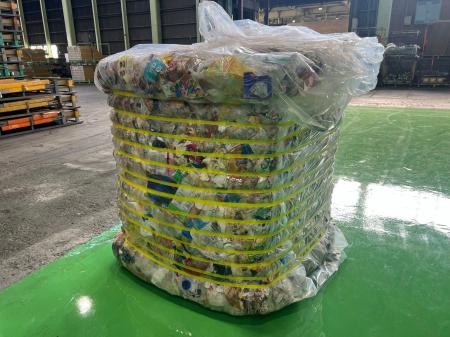 廃プラスチックと廃木材を融合した循環型素材「レビア