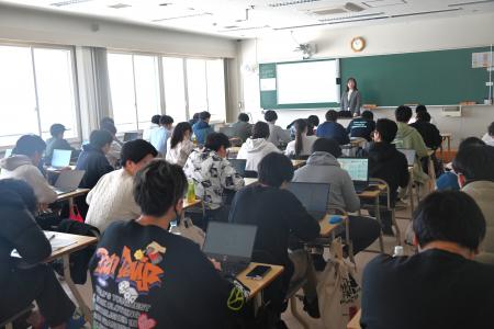 TDCソフト、函館工業高等専門学校でUXデザイン教育を