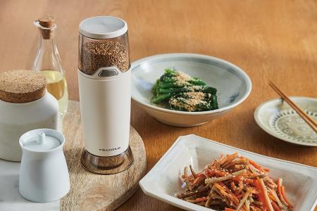 挽きたてのすりごまを食卓に。レコルト［電動ゴマスリ
