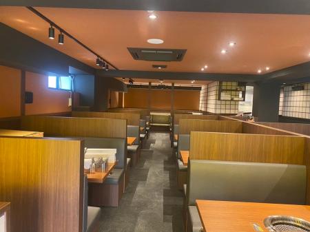 行列の出来る人気店　「肉問屋直営　焼肉山河」　が新