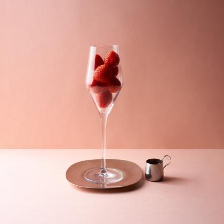 いちごとチョコレートを使った贅沢スイーツ『STRAWBER