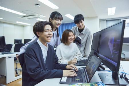 ゲーム・ＣＧ業界へ！100名以上の学生が参加する　大