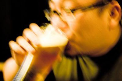 【うつやPTSDによる大量飲酒・アルコール依存を懸念】