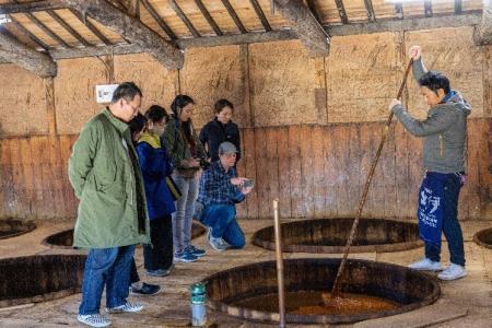 創業128年目の天然木桶醤油蔵が工場見学を開始！utf-8