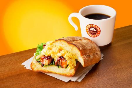 パンを店内で製造するサンマルクカフェから新作パンが