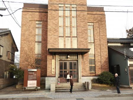 解体寸前だった富山・城端の文化財「織館」再生utf-8