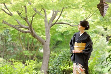 「華屋着」ブランド誕生5周年を記念し、列席衣装の直