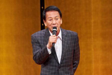 厚生労働省 特別健康対策監 杉良太郎が寄席を開催