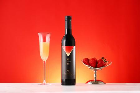 幻のいちご「あまりん」×蜂蜜の濃密なお酒「蜂紅 -THE