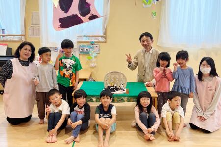 保育施設４件に五月人形を寄贈