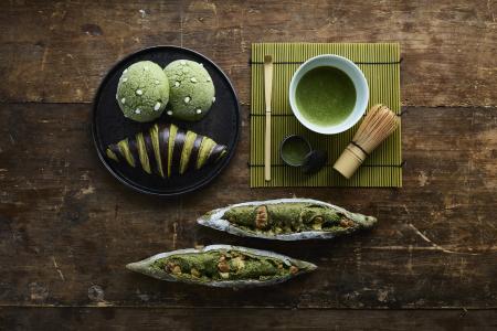 上質な抹茶で包んだ、新緑のやすらぎ。抹茶が主役のフ
