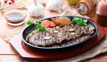ステーキ店の倒産、2024年は過去最多　「輸入牛肉」高