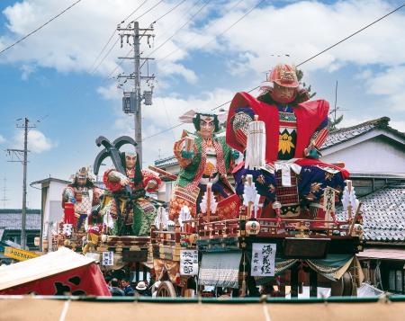 北陸三大祭・三国祭に包まれる分散型滞在施設で、歴史