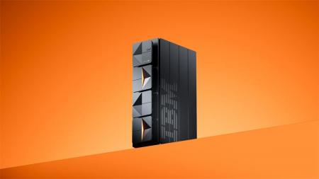 IBM LinuxONE Emperor 5：セキュリティー、コスト効率