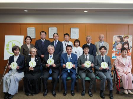 厚生労働省 特別健康対策監の杉 良太郎氏が、国立長崎