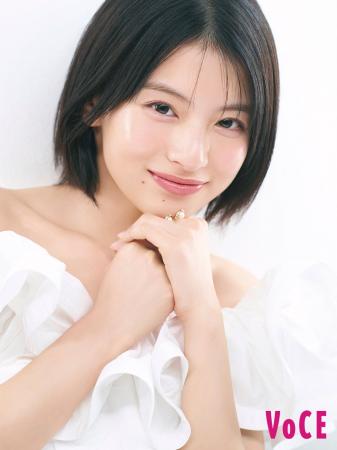 VOCE7月号は出口夏希さんが３パターンの表紙に登場！