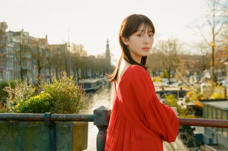 浜辺美波最新写真集『25』発売決定!!︎