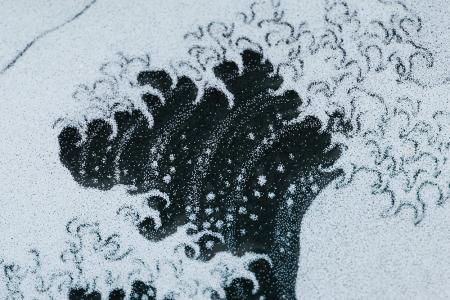 ～水晶の中に、波が立ち、風神雷神が舞う～かつて絹や