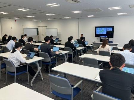 エフアンドエムが日本政策金融公庫福岡支店中小企業事