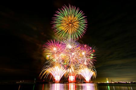 【大阪府泉南市】大阪最大級海上花火大会“泉州夢花火”