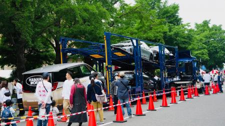 「かながわMIRAIストリート2025」にゼロの大型トレー