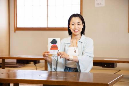 俳優・安藤玉恵さんが綴る破天荒な家族と商店街、初エ