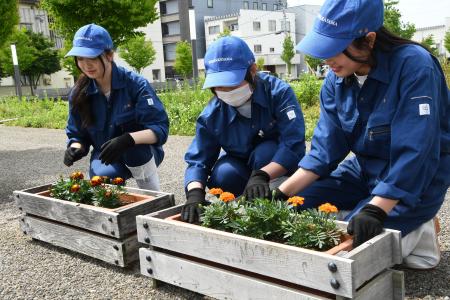 【飛騨高山・岐阜県高山市】飛騨高山高校の生徒が「花