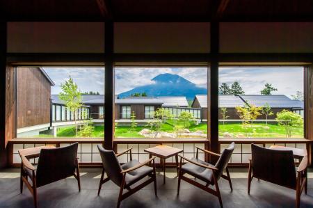 セルフケアブランドBRACTが【ニセコ羊蹄の宿　楽 水山