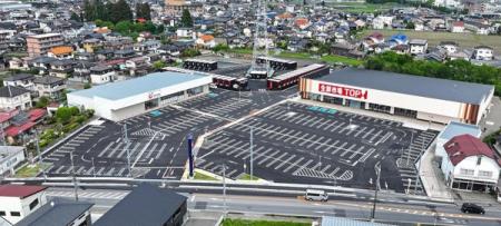 国道293号・352号に面したアクセス便利な場所に全5店