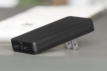 たった14mmにPD65W出力が可能なUSB Type-Cポートを2基
