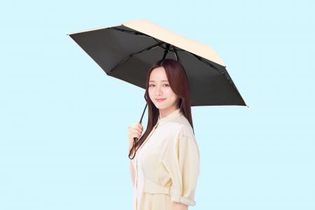 5 秒でらくらくたためる、形状記憶折りたたみ傘