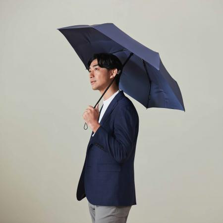 熱中症対策アイテムとして需要が高まる晴雨兼用折りた