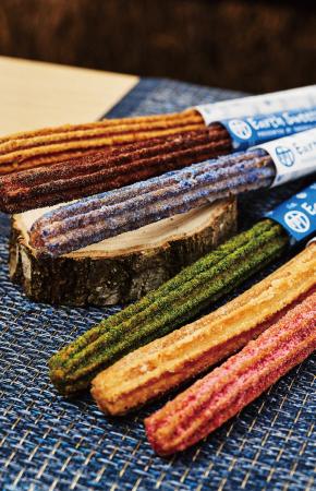 「ブラックモンブラン」の竹下製菓が手がける「EARTH 