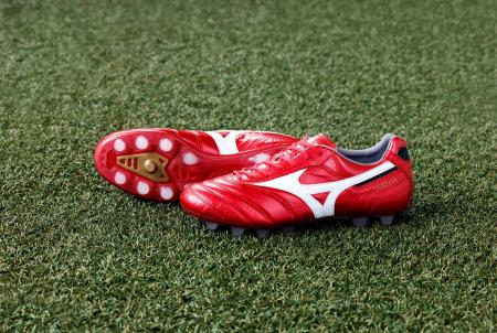 サッカースパイク「MORELIA II JAPAN」発売
