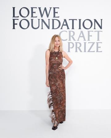 LOEWE FOUNDATION Craft Prize 2025の授賞式にメグ・