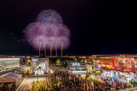 【過去最多】18万人が来場した大阪・関西万博。夜空を