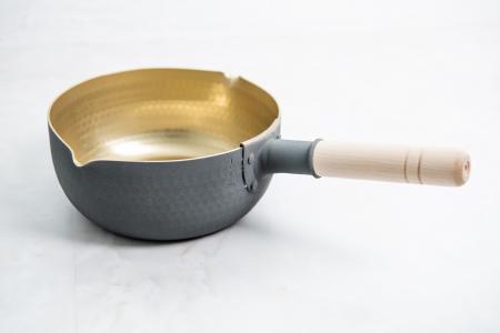 食品に触れるアルミ製品の危険性、ご存知ですか？　　