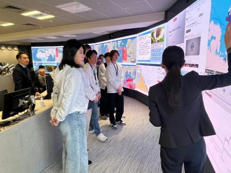 香港理工大学の学生を招待