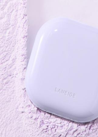 ［LANEIGE］光を味方につける独自の「ラベンダーパウ