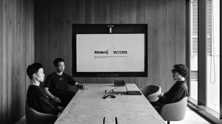 Athdemy、ブランディングファームvennnと戦略的資本提