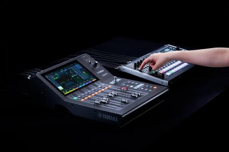 ヤマハ デジタルミキサー「DM3シリーズ」がローランド